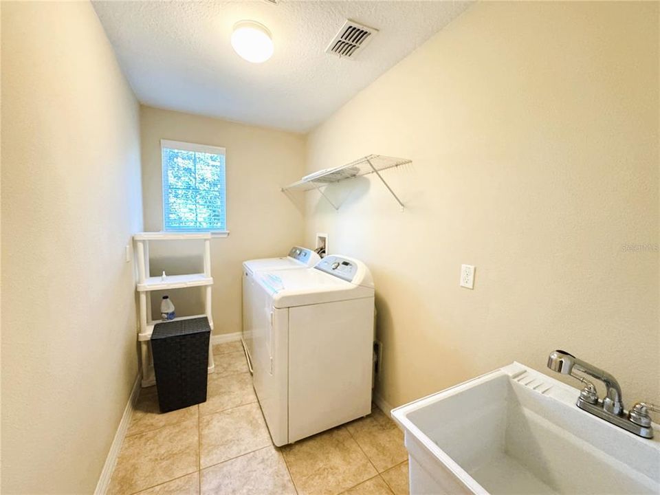 For Rent: $3,749 (4 beds, 3 baths, 2897 Square Feet)