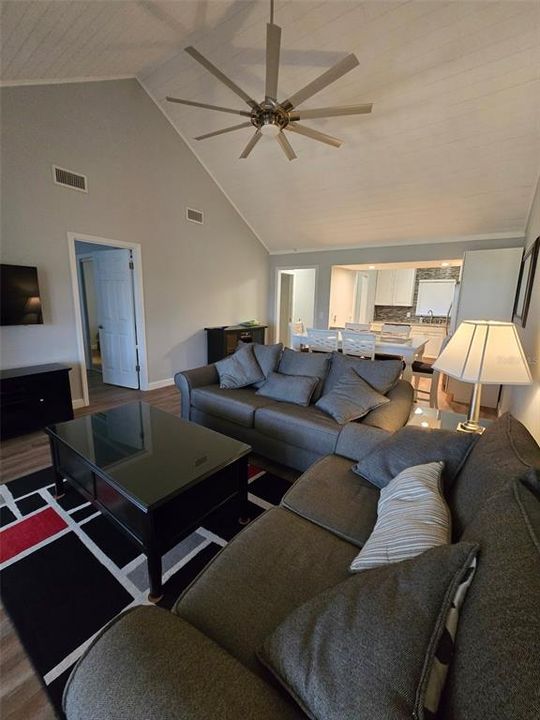 For Rent: $1,890 (2 beds, 2 baths, 980 Square Feet)