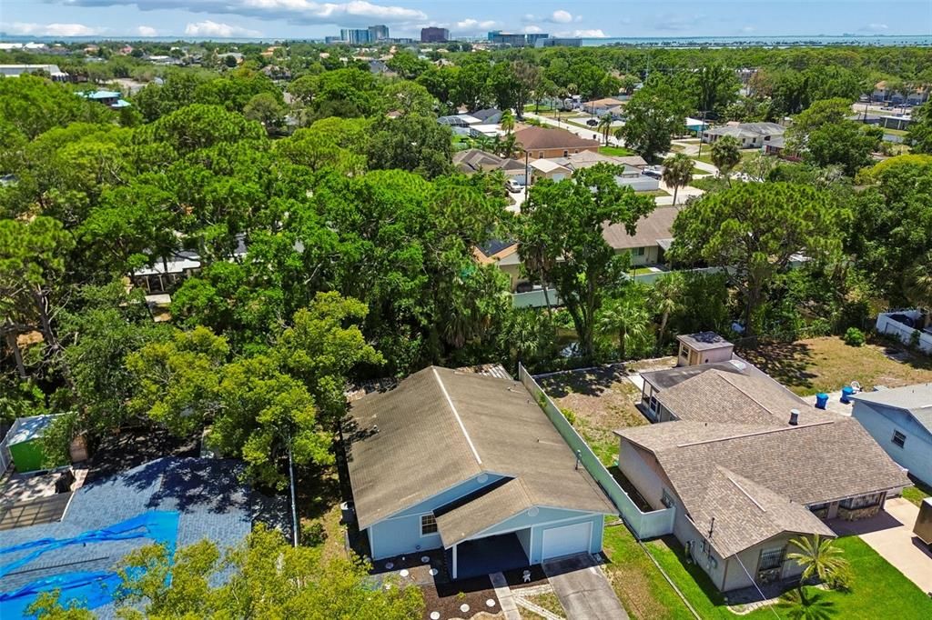Active With Contract: $315,900 (3 beds, 2 baths, 1392 Square Feet)