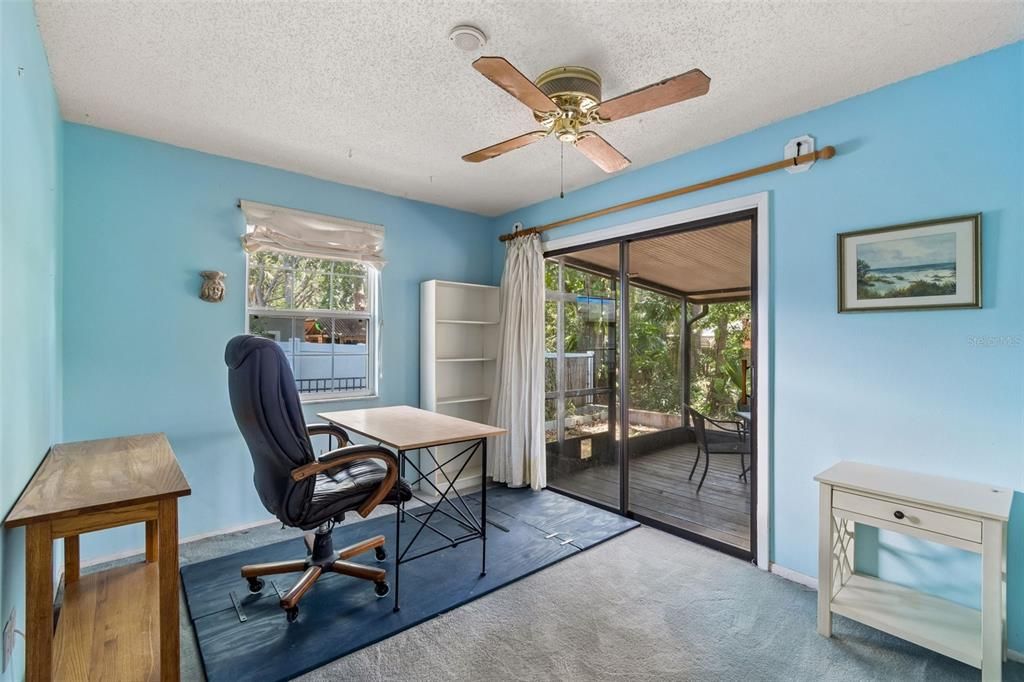 Active With Contract: $315,900 (3 beds, 2 baths, 1392 Square Feet)