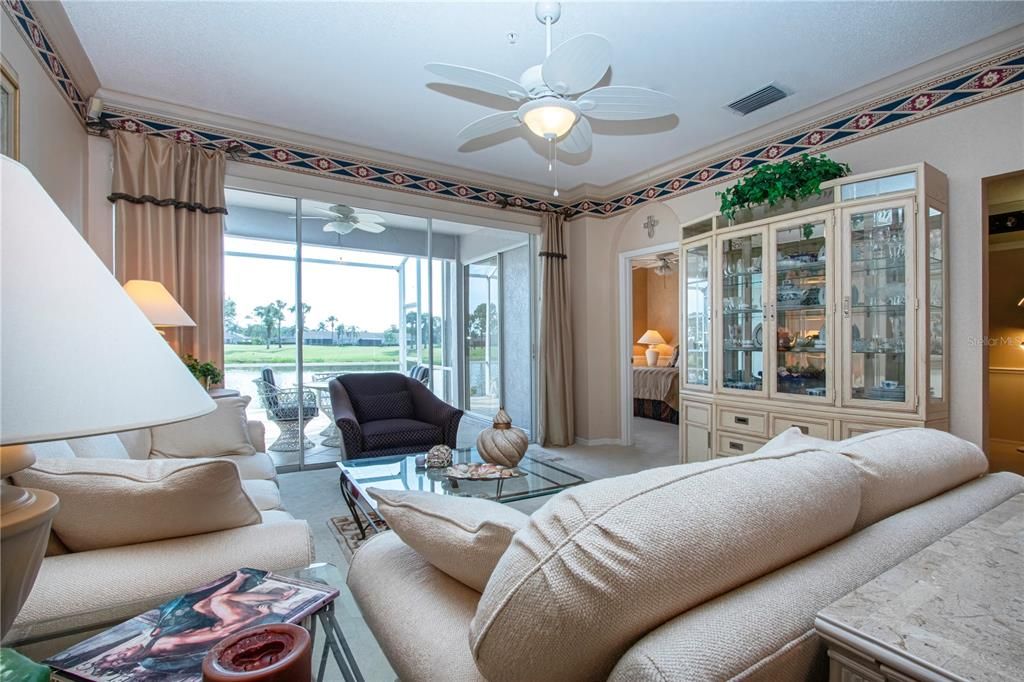 На продажу: $365,000 (2 спален, 2 ванн, 1572 Квадратных фут)