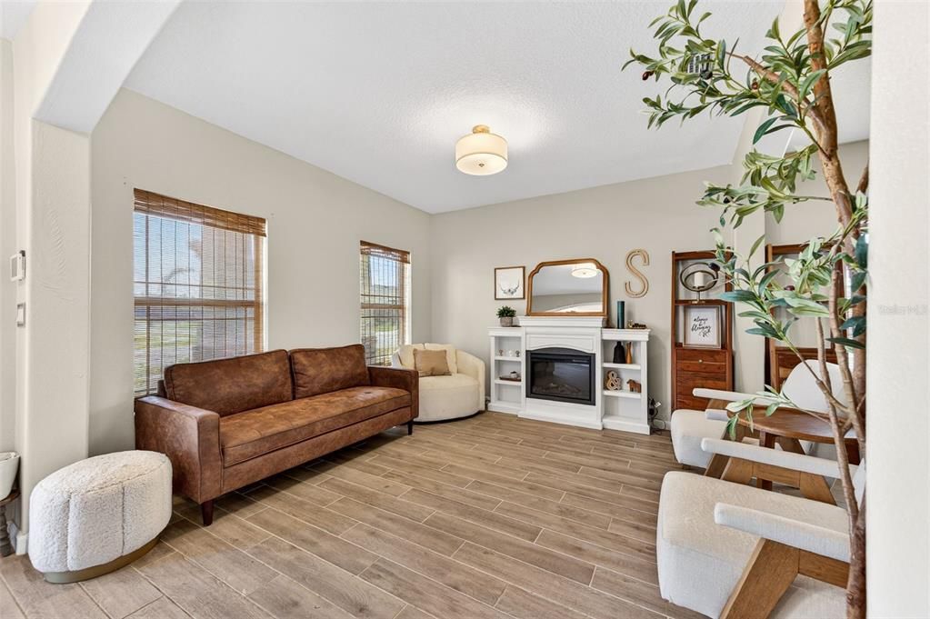 For Sale: $525,000 (4 beds, 2 baths, 2761 Square Feet)
