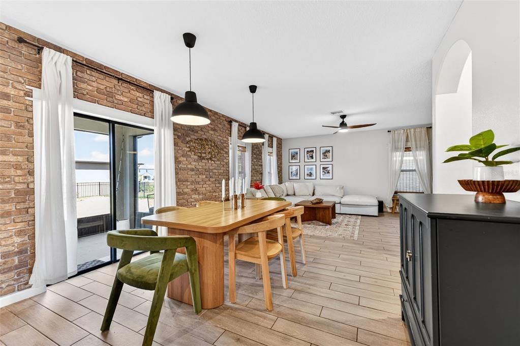 For Sale: $525,000 (4 beds, 2 baths, 2761 Square Feet)