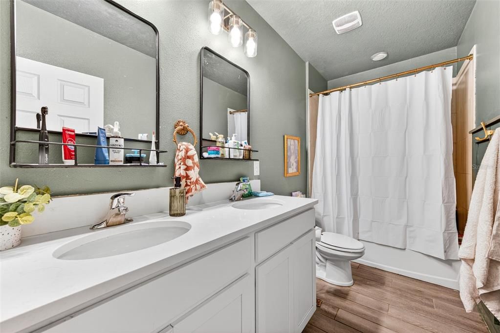 For Sale: $525,000 (4 beds, 2 baths, 2761 Square Feet)