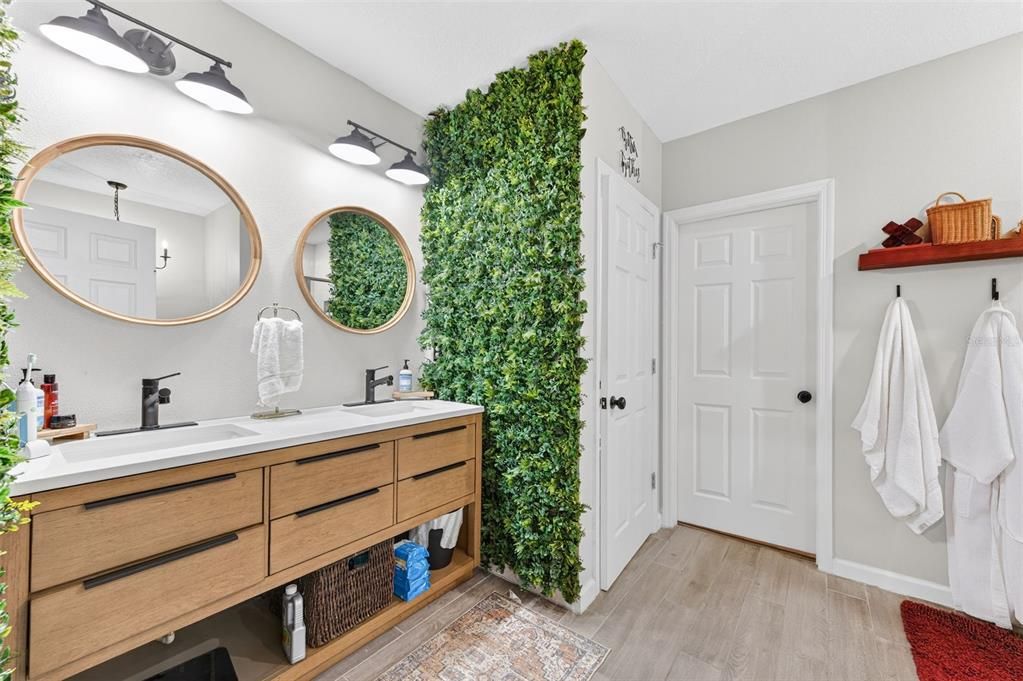 For Sale: $525,000 (4 beds, 2 baths, 2761 Square Feet)