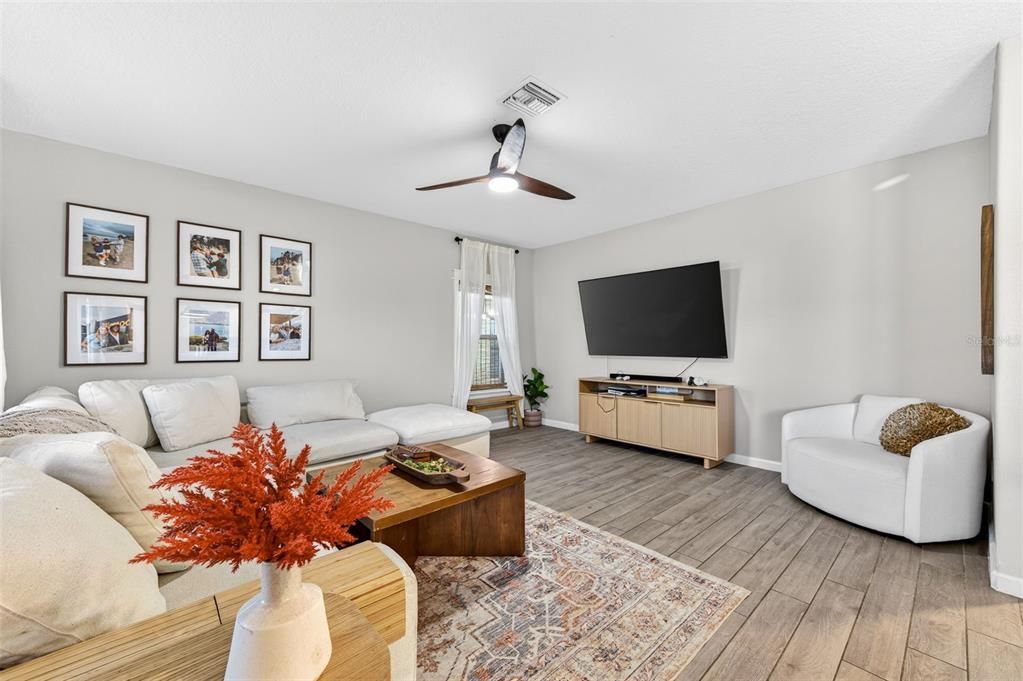 For Sale: $525,000 (4 beds, 2 baths, 2761 Square Feet)