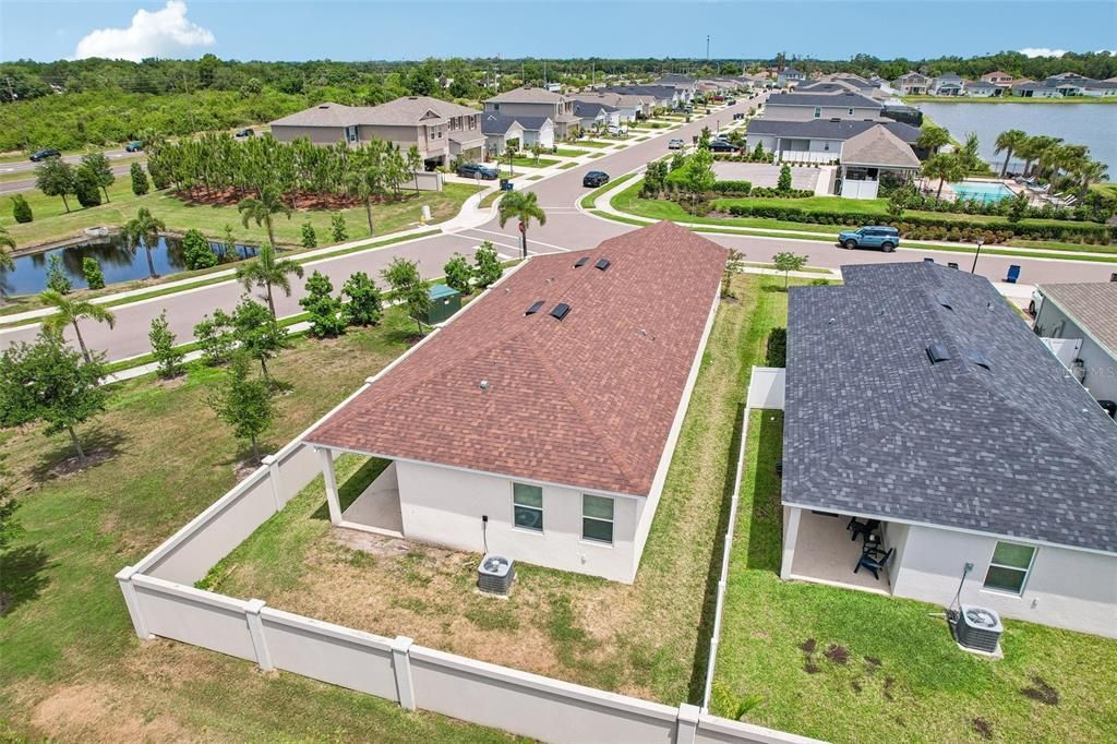 На продажу: $399,000 (4 спален, 2 ванн, 1627 Квадратных фут)