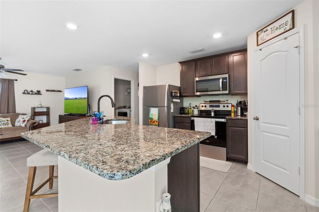 For Sale: $310,000 (3 beds, 2 baths, 1456 Square Feet)