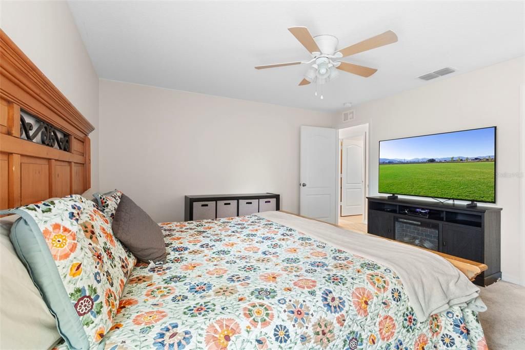 For Sale: $310,000 (3 beds, 2 baths, 1456 Square Feet)