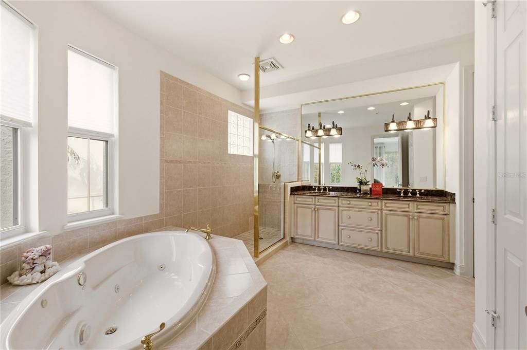 For Sale: $1,495,000 (3 beds, 2 baths, 2420 Square Feet)