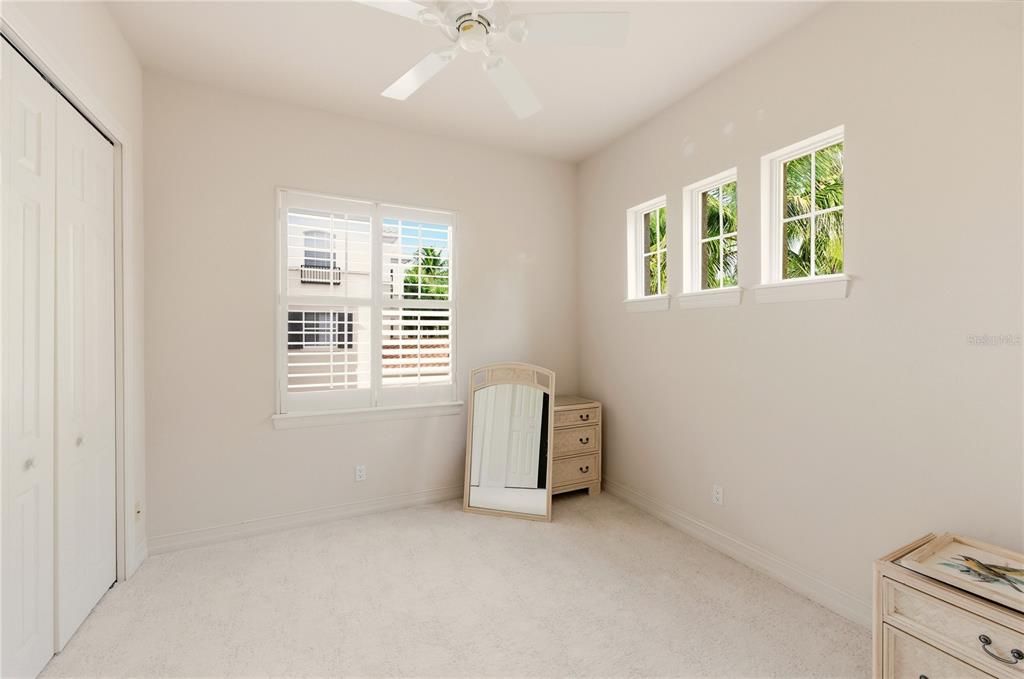 For Sale: $1,495,000 (3 beds, 2 baths, 2420 Square Feet)