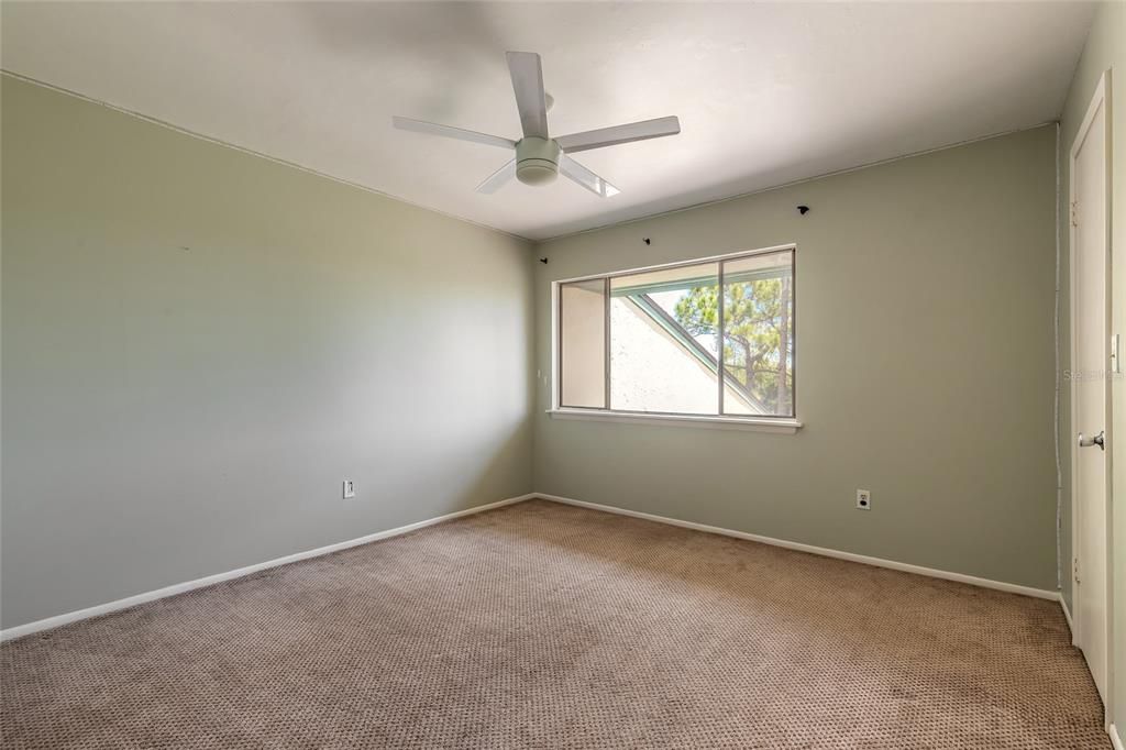 For Sale: $179,900 (2 beds, 2 baths, 1244 Square Feet)