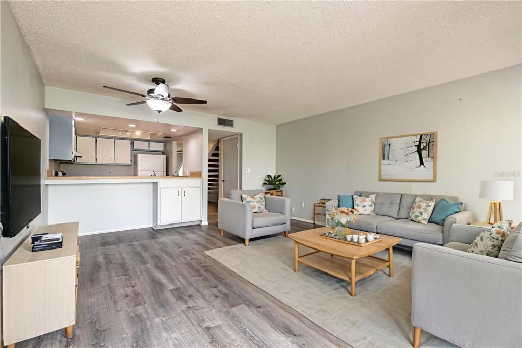 For Sale: $179,900 (2 beds, 2 baths, 1244 Square Feet)