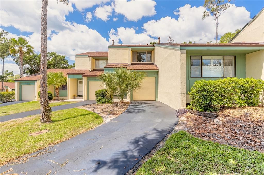 For Sale: $179,900 (2 beds, 2 baths, 1244 Square Feet)