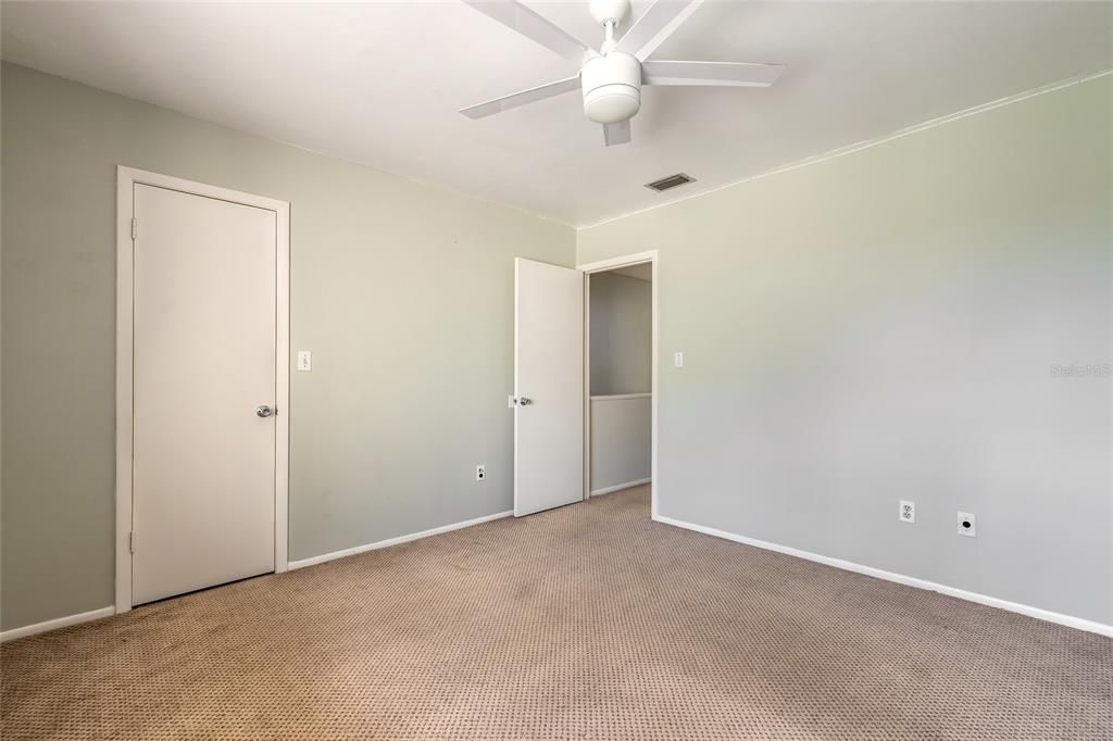 For Sale: $179,900 (2 beds, 2 baths, 1244 Square Feet)