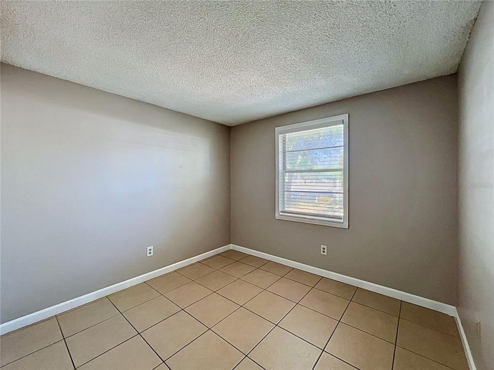 Activo con contrato: $309,900 (4 camas, 2 baños, 1848 Pies cuadrados)