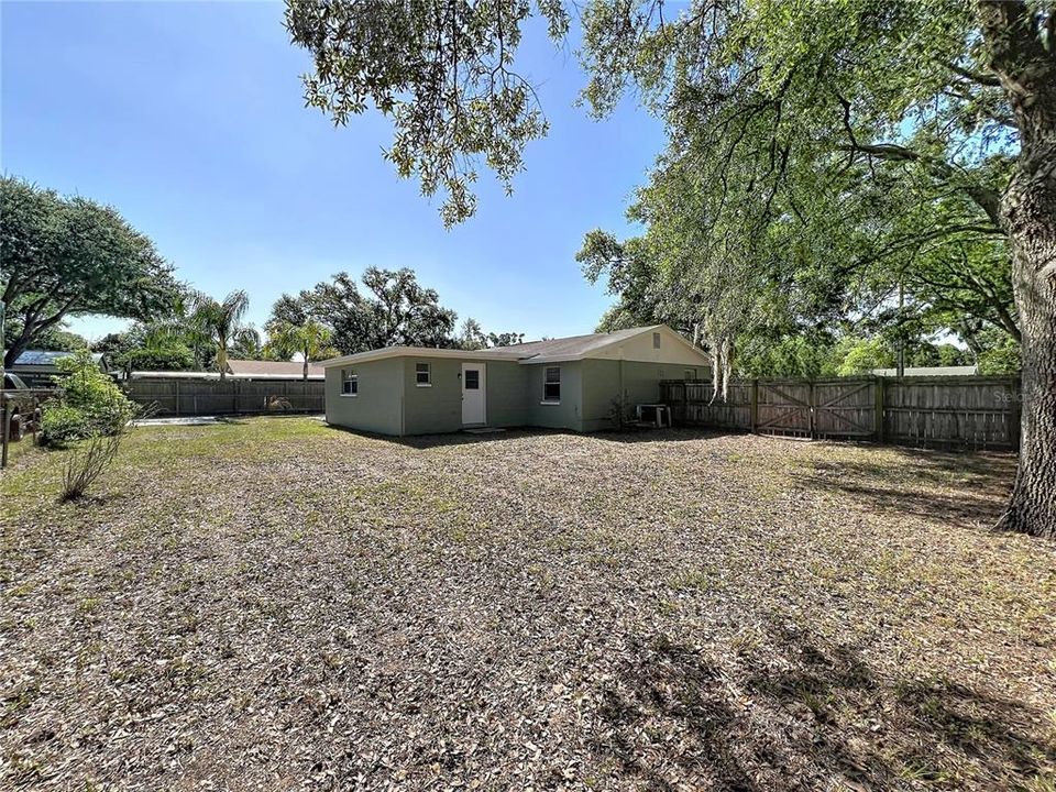 Activo con contrato: $309,900 (4 camas, 2 baños, 1848 Pies cuadrados)