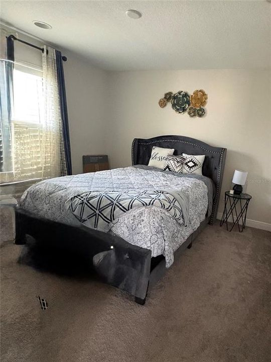 В аренду: $3,400 (4 спален, 2 ванн, 2810 Квадратных фут)