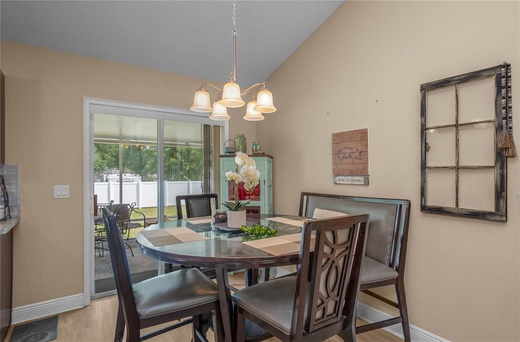 En Venta: $259,900 (3 camas, 2 baños, 1212 Pies cuadrados)
