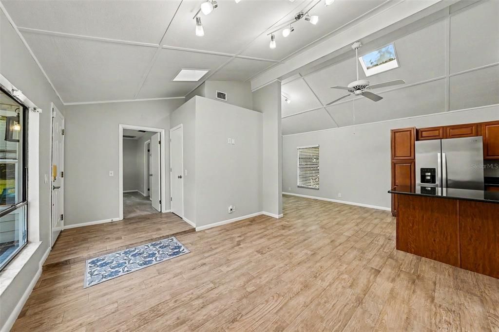 Activo con contrato: $1,150,000 (5 camas, 4 baños, 5217 Pies cuadrados)