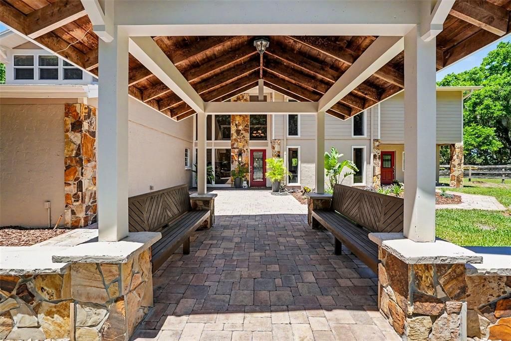 Activo con contrato: $1,150,000 (5 camas, 4 baños, 5217 Pies cuadrados)