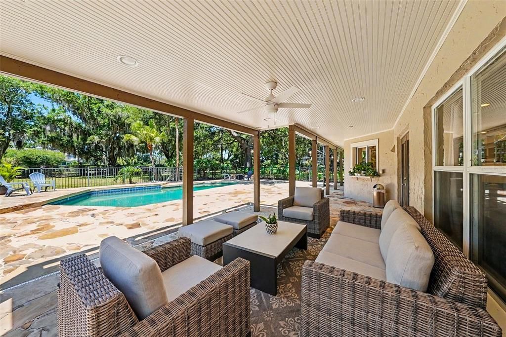 Activo con contrato: $1,150,000 (5 camas, 4 baños, 5217 Pies cuadrados)