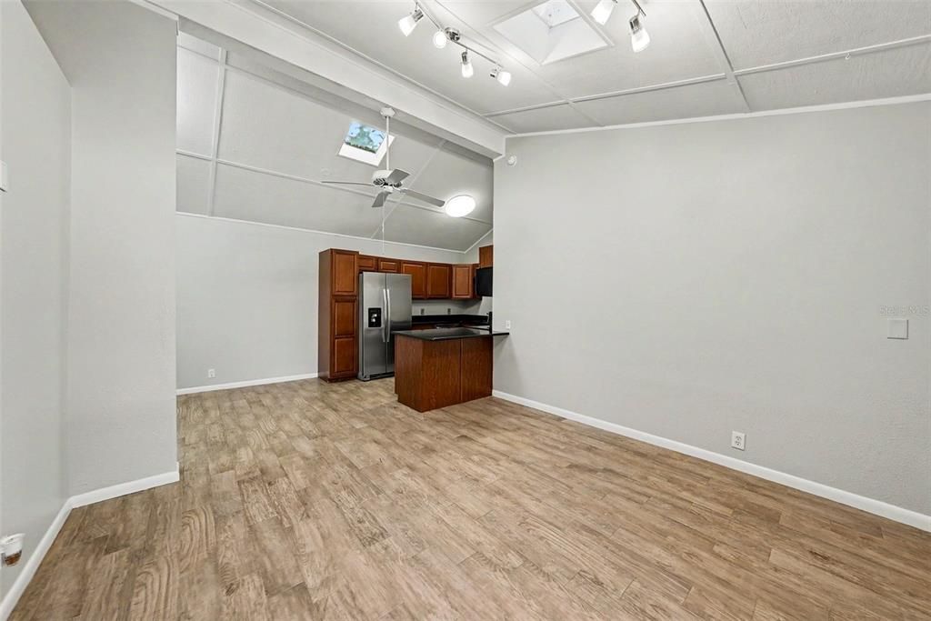 Activo con contrato: $1,150,000 (5 camas, 4 baños, 5217 Pies cuadrados)