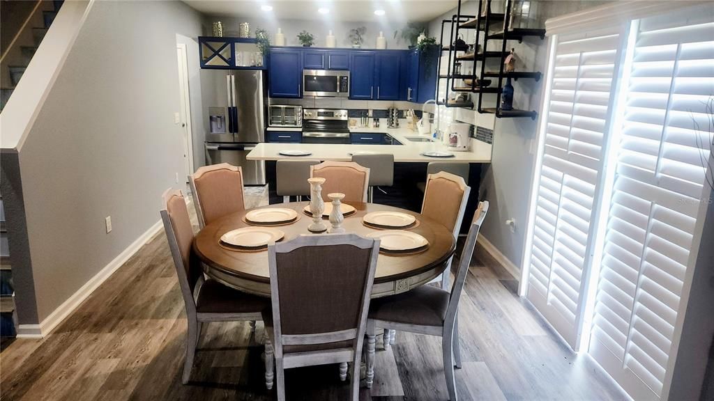 На продажу: $375,000 (4 спален, 2 ванн, 2193 Квадратных фут)