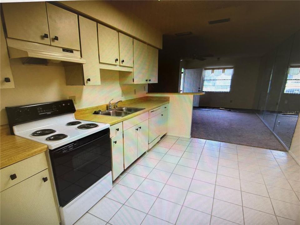 For Rent: $1,800 (2 beds, 2 baths, 1044 Square Feet)