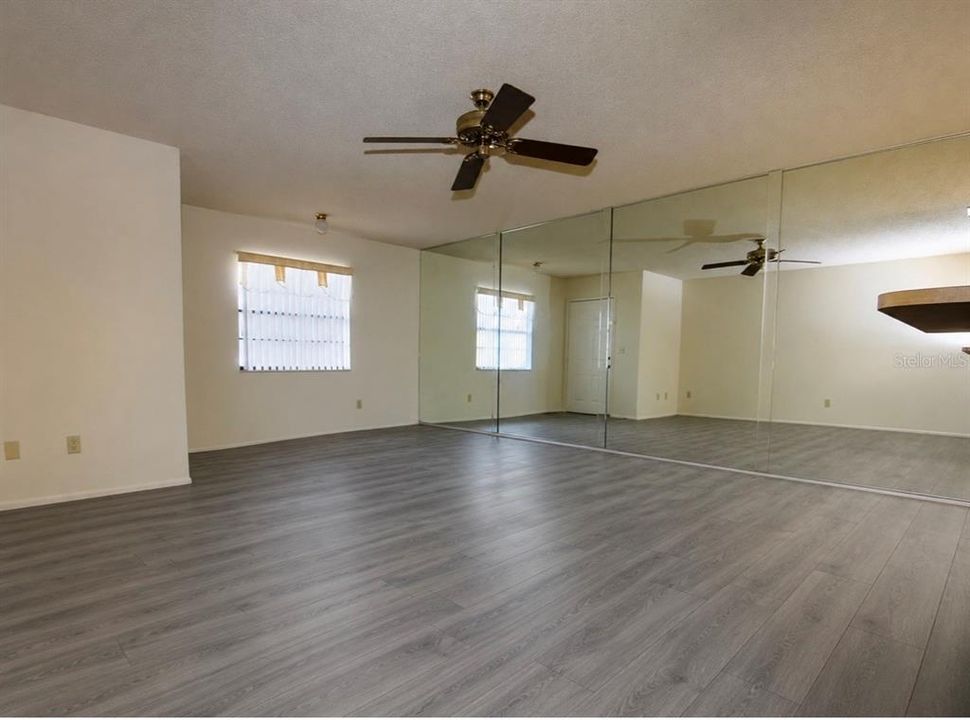 For Rent: $1,800 (2 beds, 2 baths, 1044 Square Feet)