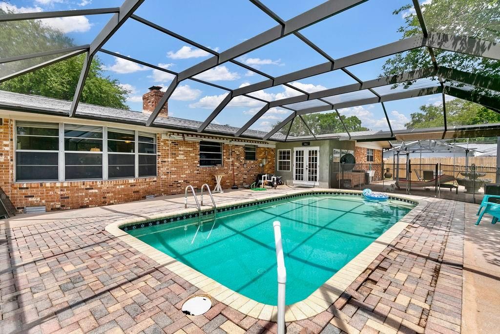 En Venta: $449,900 (5 camas, 2 baños, 2021 Pies cuadrados)