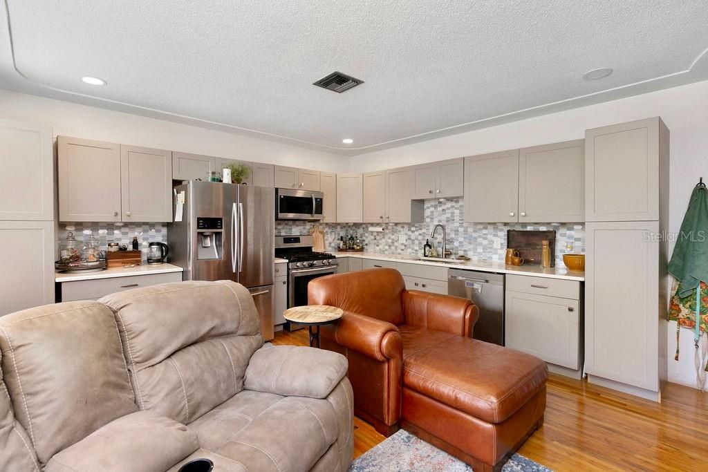 En Venta: $449,900 (5 camas, 2 baños, 2021 Pies cuadrados)