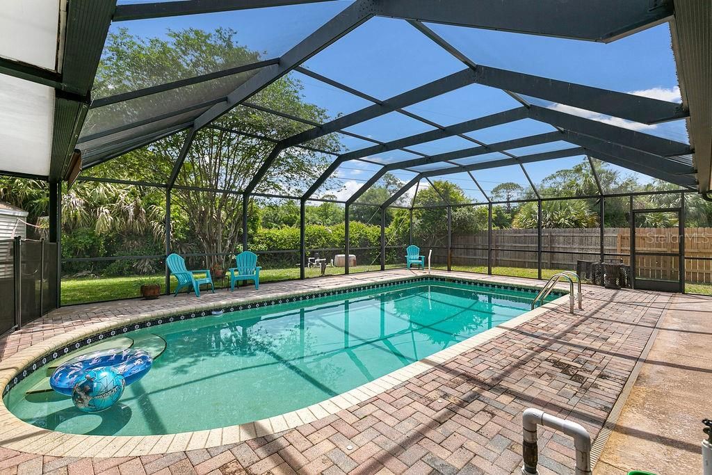 En Venta: $449,900 (5 camas, 2 baños, 2021 Pies cuadrados)