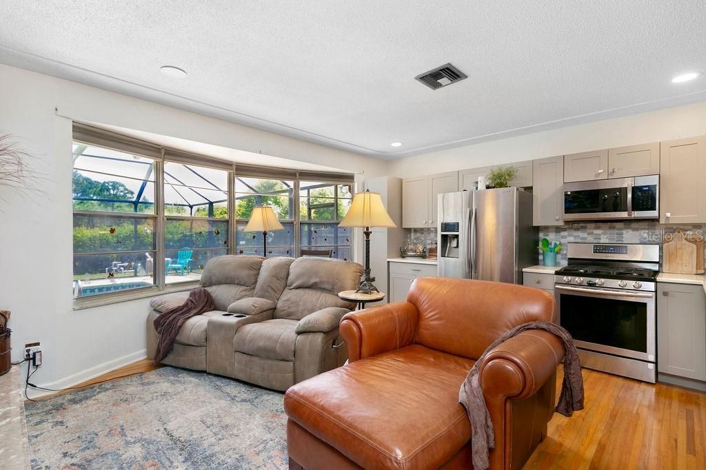 En Venta: $449,900 (5 camas, 2 baños, 2021 Pies cuadrados)