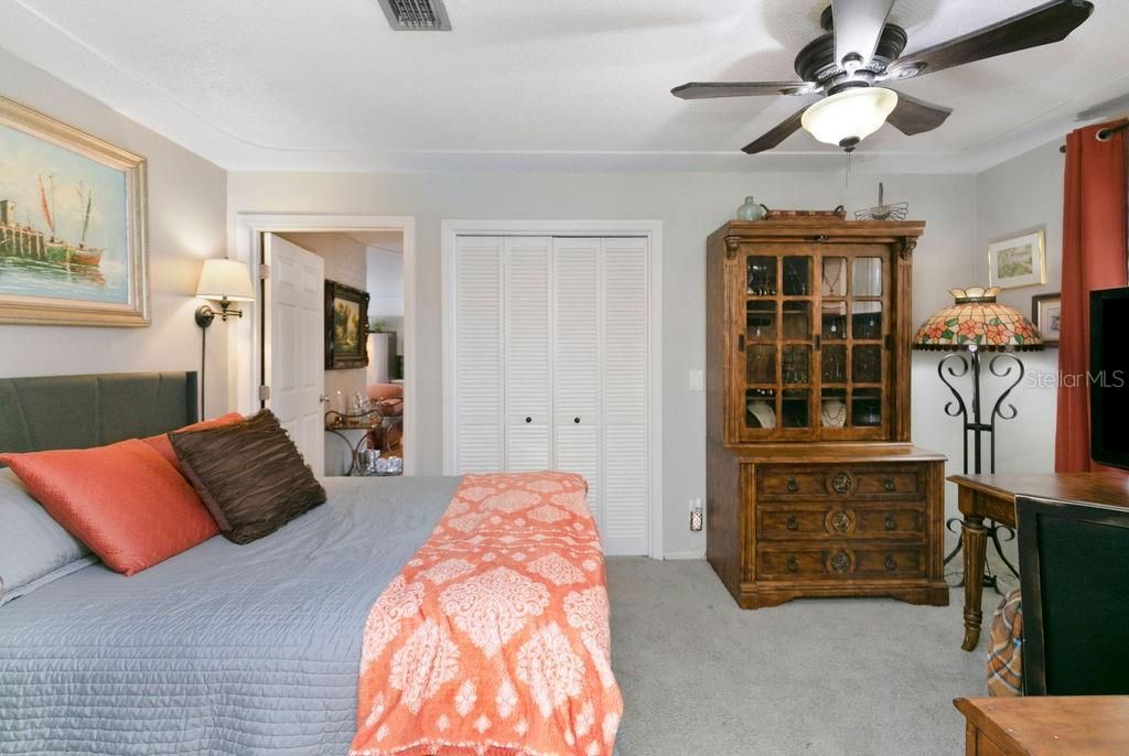 En Venta: $449,900 (5 camas, 2 baños, 2021 Pies cuadrados)