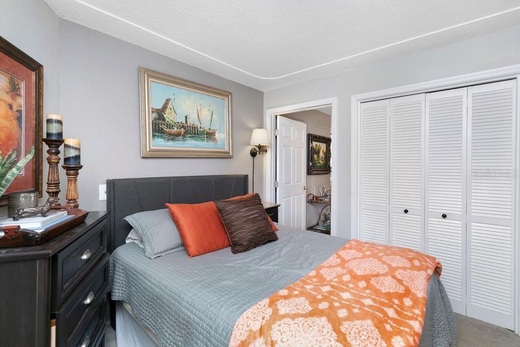 En Venta: $449,900 (5 camas, 2 baños, 2021 Pies cuadrados)