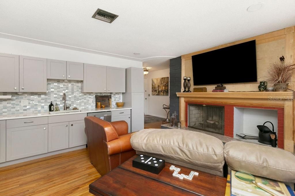 En Venta: $449,900 (5 camas, 2 baños, 2021 Pies cuadrados)