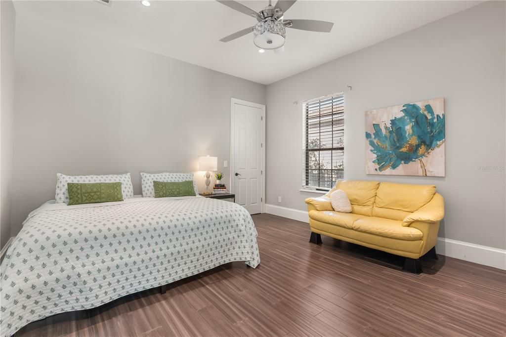 For Sale: $1,499,999 (5 beds, 4 baths, 3868 Square Feet)