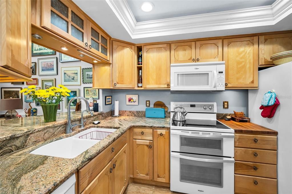 For Sale: $294,500 (2 beds, 2 baths, 1415 Square Feet)