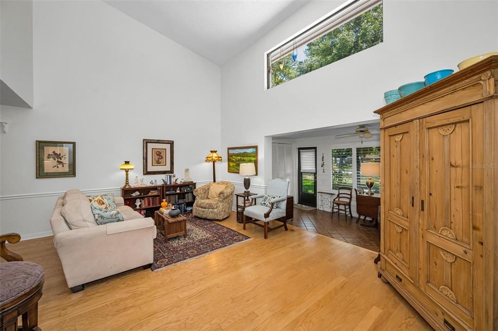 For Sale: $294,500 (2 beds, 2 baths, 1415 Square Feet)
