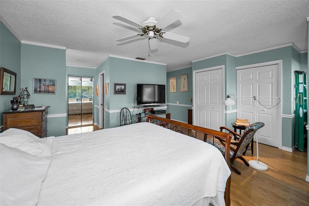 For Sale: $294,500 (2 beds, 2 baths, 1415 Square Feet)