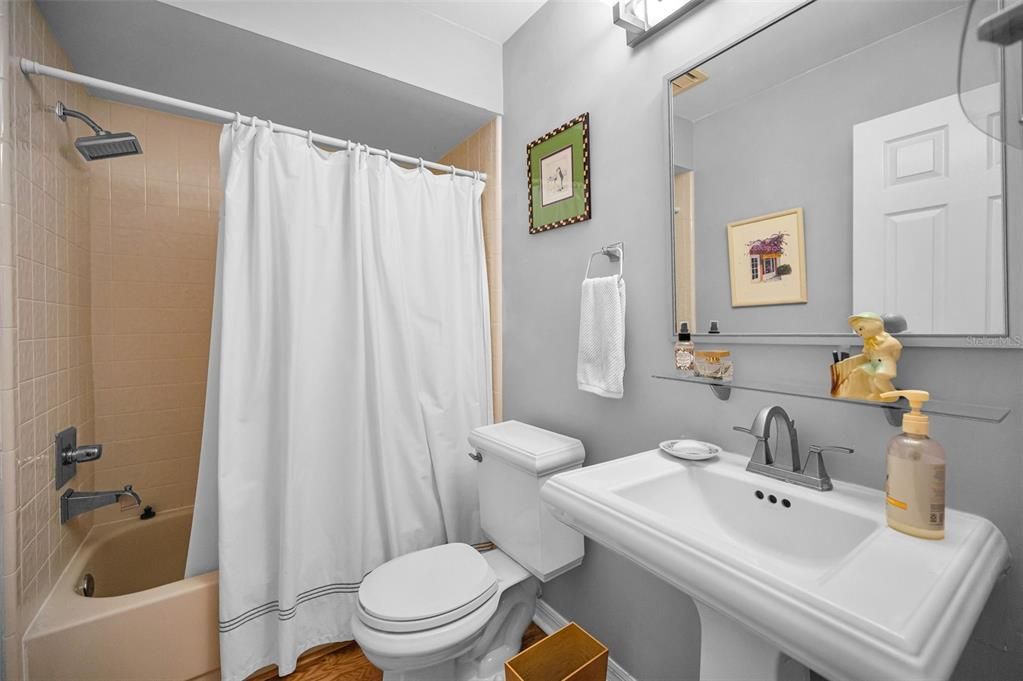 For Sale: $294,500 (2 beds, 2 baths, 1415 Square Feet)