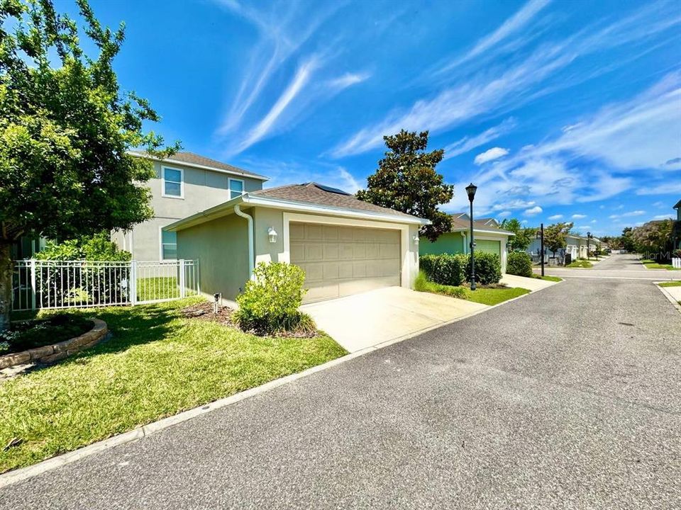 Activo con contrato: $440,000 (3 camas, 2 baños, 2296 Pies cuadrados)