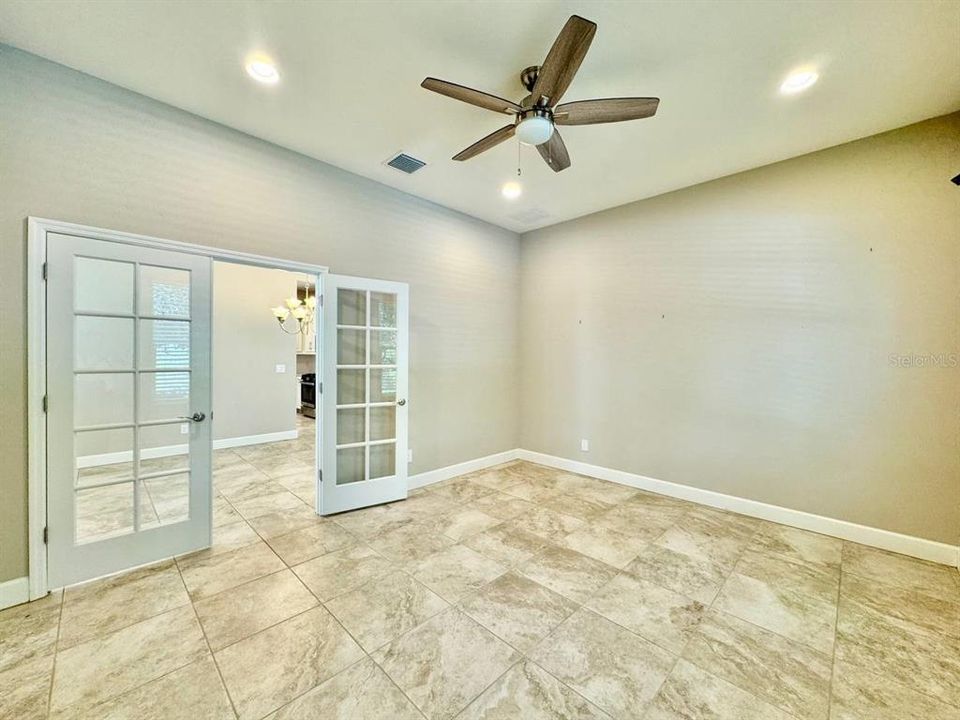 Activo con contrato: $440,000 (3 camas, 2 baños, 2296 Pies cuadrados)