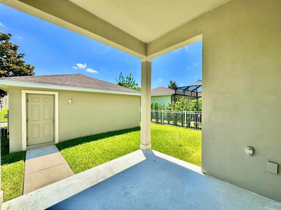 Activo con contrato: $440,000 (3 camas, 2 baños, 2296 Pies cuadrados)