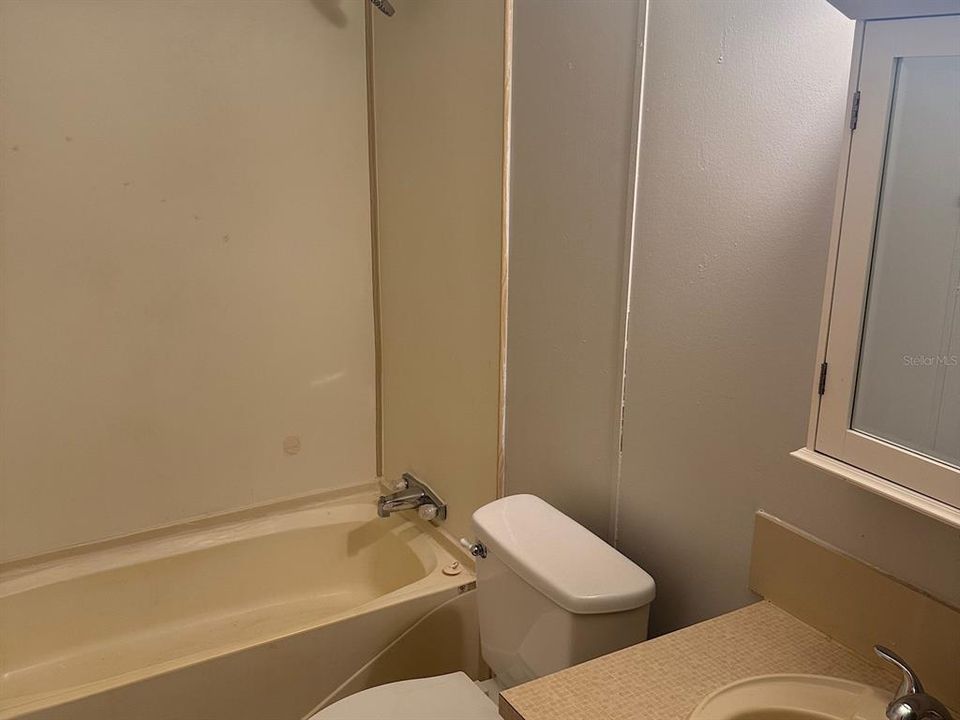 For Rent: $1,450 (2 beds, 2 baths, 864 Square Feet)
