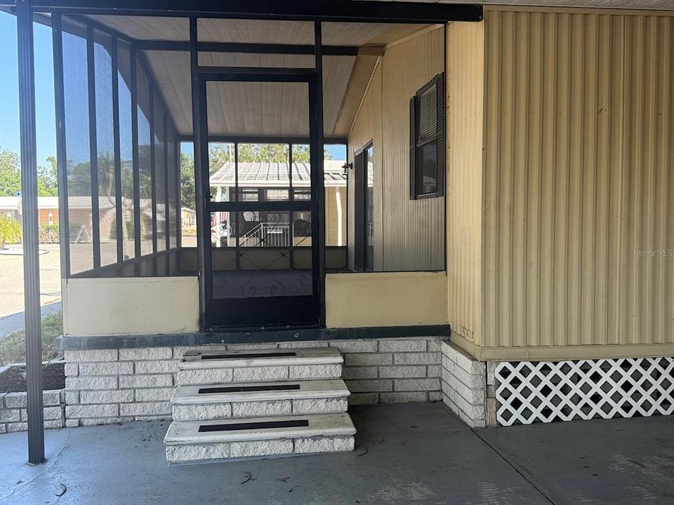 For Rent: $1,450 (2 beds, 2 baths, 864 Square Feet)