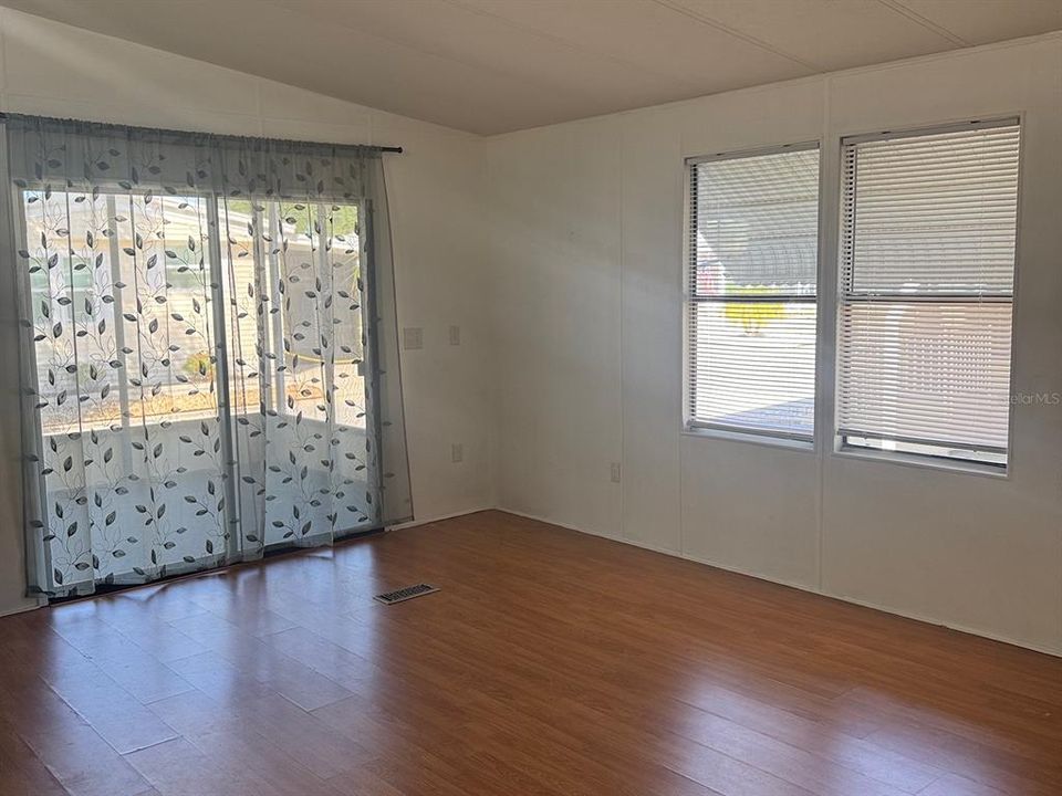 For Rent: $1,450 (2 beds, 2 baths, 864 Square Feet)