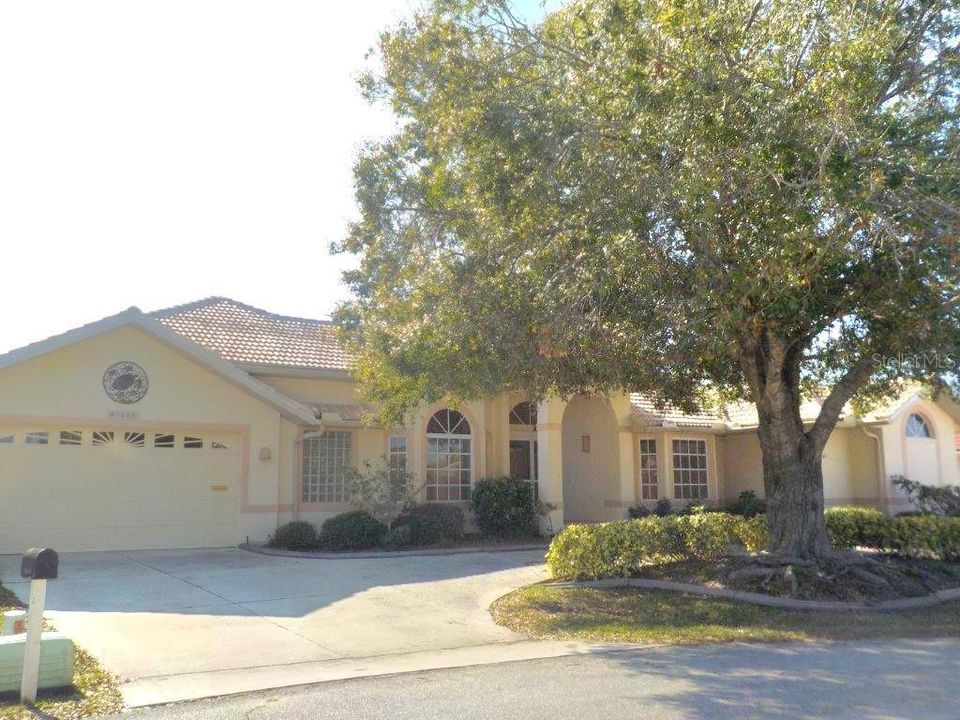 Recently Rented: $2,600 (3 beds, 2 baths, 2292 Square Feet)