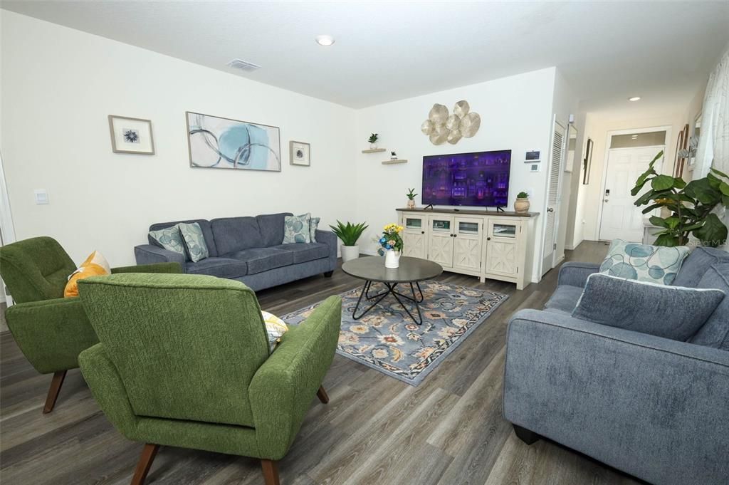 For Sale: $364,000 (4 beds, 2 baths, 1740 Square Feet)